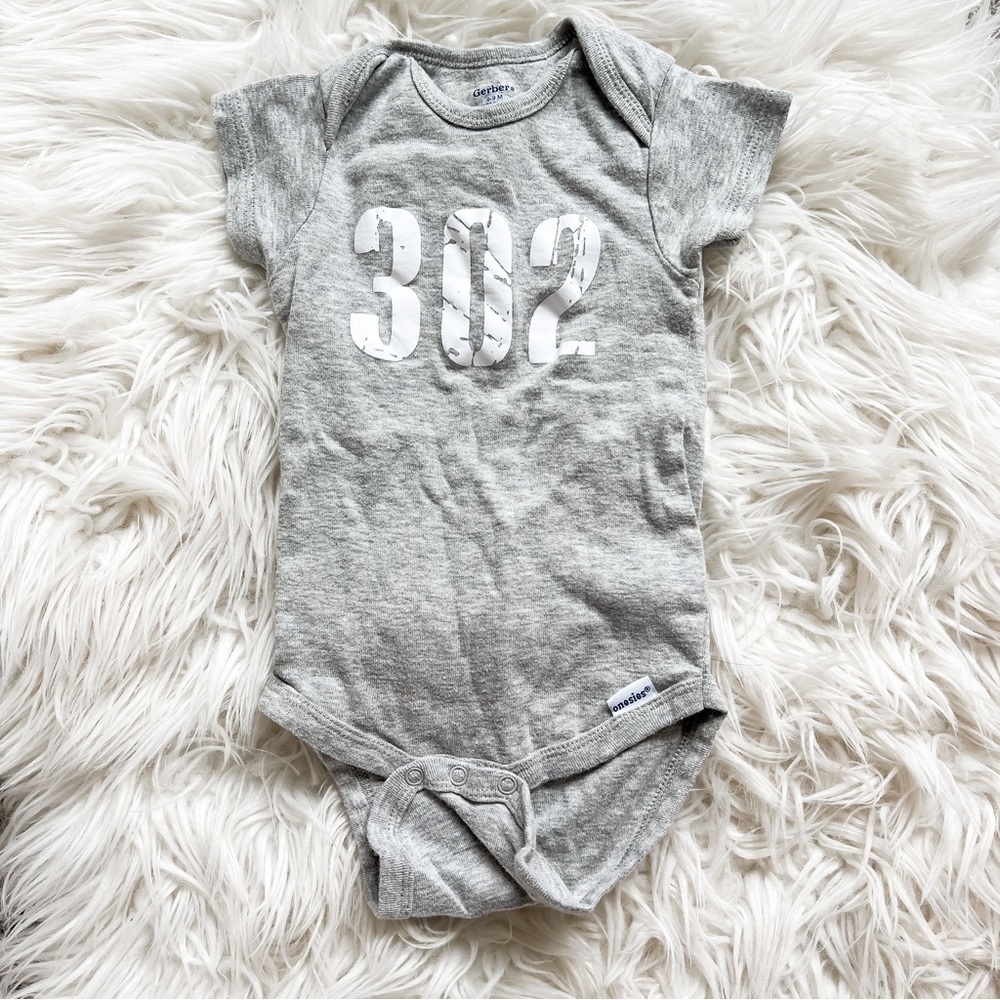 Gerber 302 Onesie Gray Baby Bodysuit Short Sleeve 6-9M
